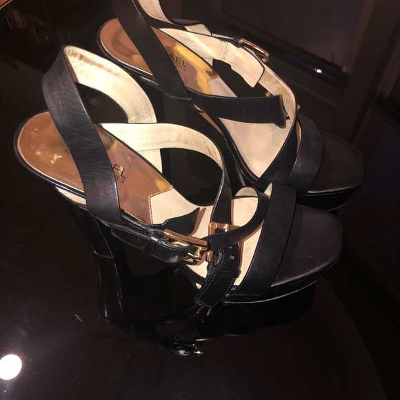 Womens size 10 Michael Kors platform heels - Picture 4 of 4